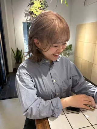 ショート Yui⭐️ 透け感カラーのヘアスタイル
