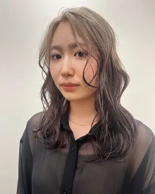 ロング カラー 渡邊 ひかるのヘアスタイル
