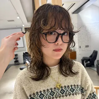ミディアム パーマ Yui⭐️ 透け感カラーのヘアスタイル