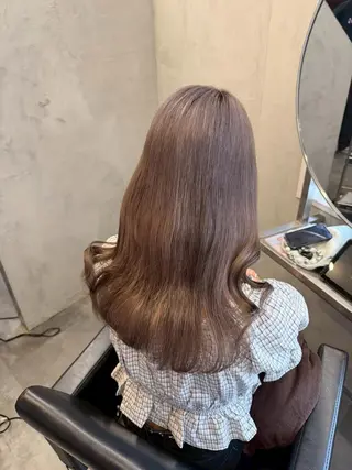 カラー ロング 谷岡 沙也佳のヘアスタイル