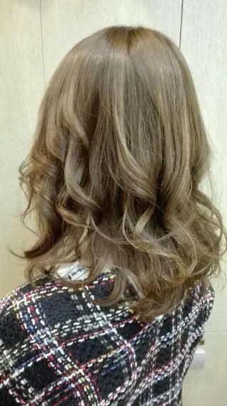ミディアム カラー パーマ ヘアアレンジ キッズ メンズ ネイル マツエク・マツパ MEGUMI megumiのヘアスタイル