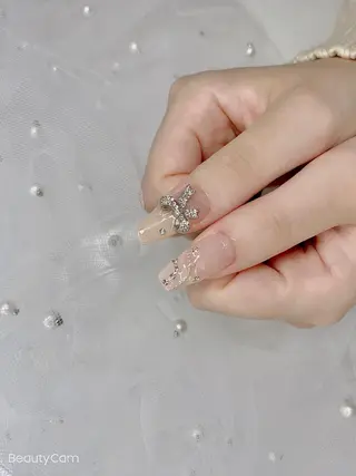 ネイル I-nailロング /ワンホン/キラキラのネイルデザイン