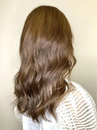 セミロング カラー 透明感カラーブリーチ 🌼シゲモトアヤ🌼のヘアスタイル