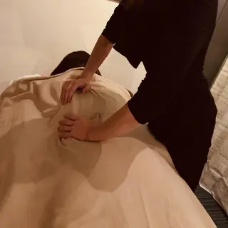 メンズ CHARME 代表 セラピスト西岡のエステ・リラクイメージ