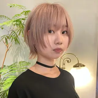 ショート カラー ブリーチ😼 ボブ✍️レイヤーのヘアスタイル