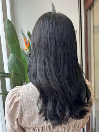 カラー 透明感/低ダメージ インナー🩵角田紗雪のヘアスタイル