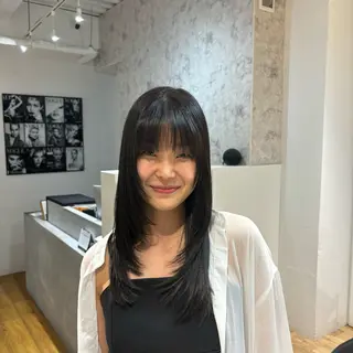 ロング 柳原 沙耶のヘアスタイル