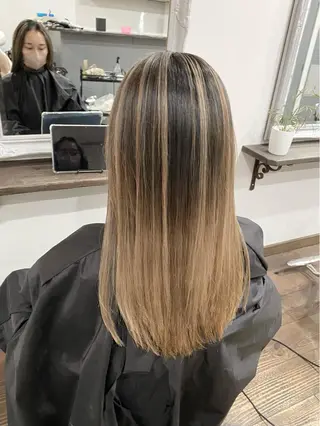 ロング バレイヤージュ 隅中秀弥のヘアスタイル