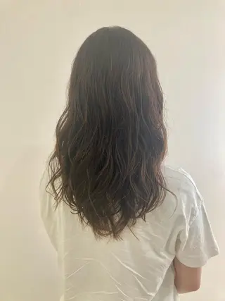 ロング カラー パーマ 品田 真里のヘアスタイル