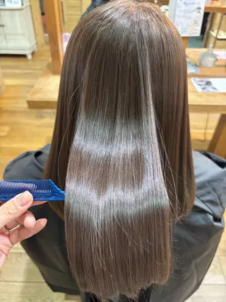 ロング カラー 花澤 紗更のヘアスタイル