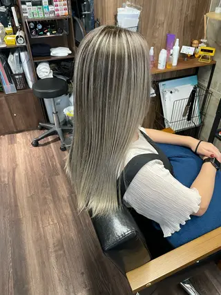 ロング カラー Lull1人美容室 バレイヤージュのヘアスタイル