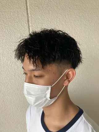 パーマ メンズ 加納 孝也のヘアスタイル