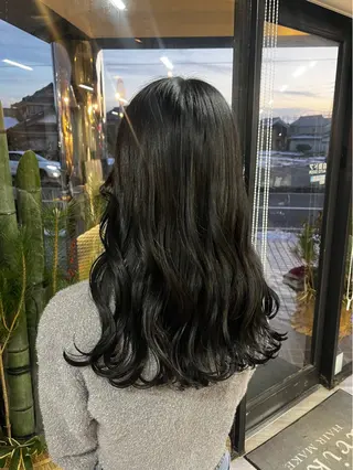 ミディアム alu yuinaのヘアスタイル