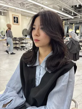 セミロング カラー ヘアアレンジ 髪質改善特化 🫧松野力也のヘアスタイル