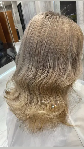 セミロング カラー 🥣ケアブリーチカ ラーTakato🥛のヘアスタイル