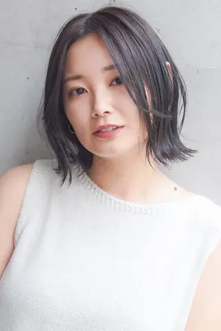 ミディアム HITOMI .のヘアスタイル
