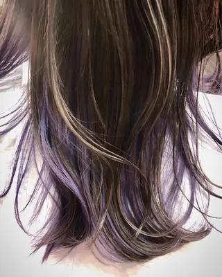 ミディアム 白髪ぼかし×デザイン 🕊️🫧ホウジョウのヘアスタイル