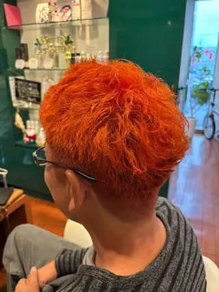 ショート カラー メンズ 榧木 萌香のヘアスタイル