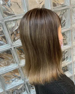 ミディアム カラー Sakairi Yunaのヘアスタイル