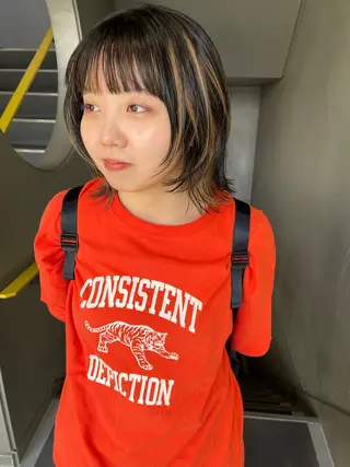 ミディアム カラー 💓パーマ，💗 レイヤーカットのヘアスタイル