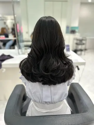 ミディアム カラー 赤み消し🌿 透明感カラー🫧のヘアスタイル