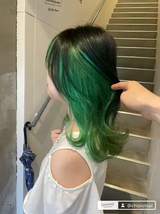 ミディアム カラー 久保田 千尋のヘアスタイル