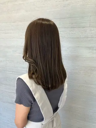 セミロング カラー サキ🤍ハイトーン 🩰くびれ巻きヘアのヘアスタイル