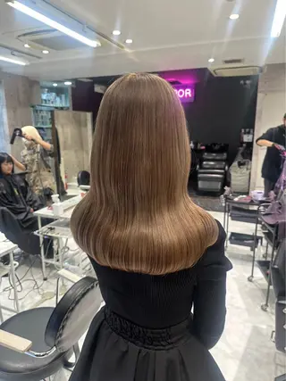 ロング YAMAZAKI MOKAのヘアスタイル