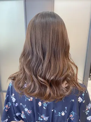 セミロング カラー 【透明感、艶髪】西村 有司のヘアスタイル