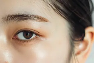 アイブロウ aJyu アジュ所属・漢方温熱まつげ眉毛 痛いドライヘッドスパのマツエク・マツパデザイン