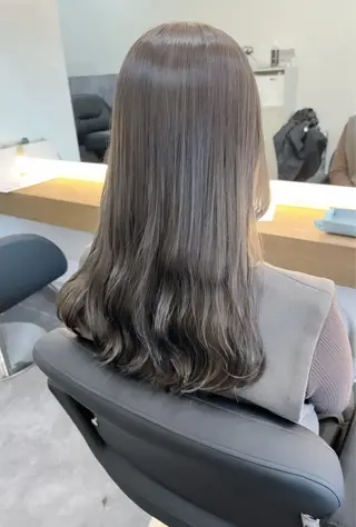 ミディアム カラー 村岡 芽衣のヘアスタイル