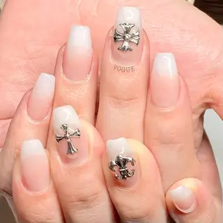 ネイル VOGUE ×SWANのネイルデザイン