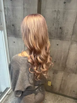 ロング ﾊｲﾗｲﾄ/ﾚｲﾔｰ ｶｯﾄ/大嶽謙のヘアスタイル