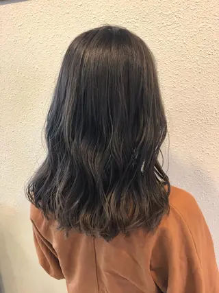 ロング 中川 茜里のヘアスタイル
