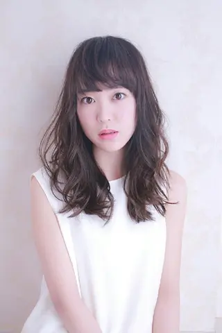 セミロング カラー パーマ 伊藤 功士のヘアスタイル