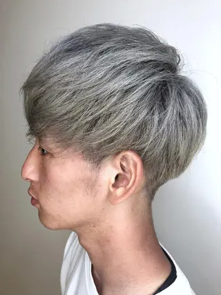 ショート カラー メンズヘア特化 崎田 成人のヘアスタイル