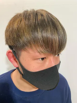 ショート カラー 佐藤 麻衣のヘアスタイル