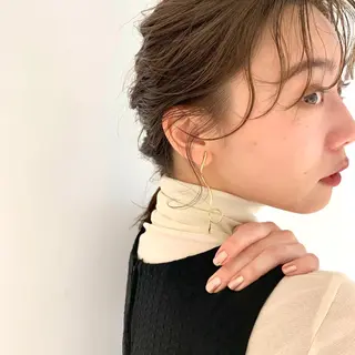 SAKINO． ベージュカラーのヘアスタイル