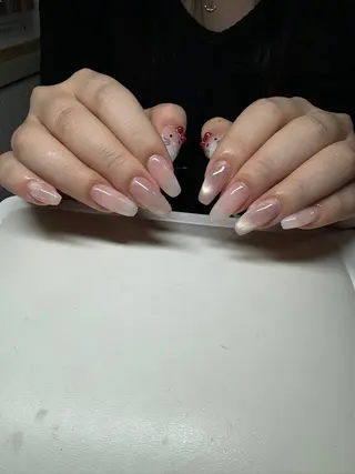 ネイル MQueen ネイルサロンのネイルデザイン