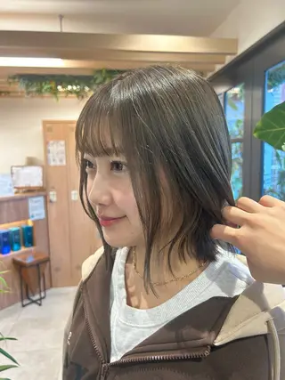ミディアム 透明感カラー レイヤー/むつきのヘアスタイル