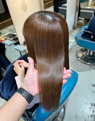 セミロング 必ず笑顔で帰っていた だきます！安田祐貴のヘアスタイル