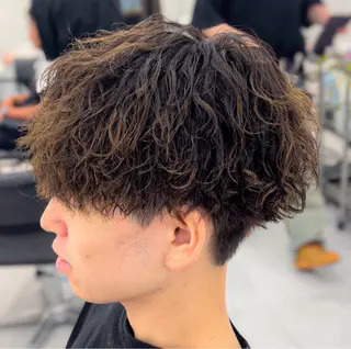 パーマ メンズ 佐々木 輝のヘアスタイル