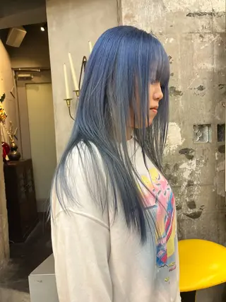 カラー ウルフ/レイヤー Miinaのヘアスタイル