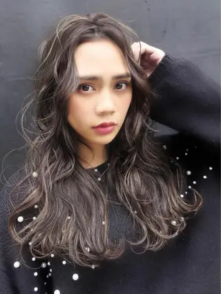 ロング カラー 白髪ぼかし×デザイン 🕊️🫧ホウジョウのヘアスタイル