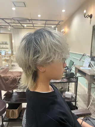 メンズ ショートボブモデル縮 毛艶髪津田パーマのヘアスタイル