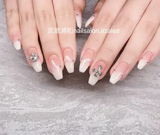 ネイル R inのネイルデザイン