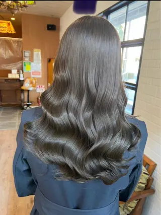 セミロング 髪質改善と艶カラー 💎坂田 裕紀のヘアスタイル