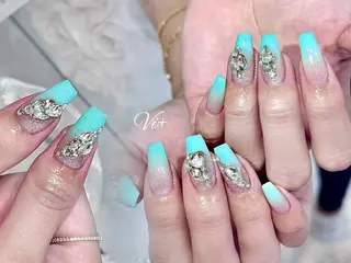 ネイル ✨Nailsalon Vi+✨のネイルデザイン