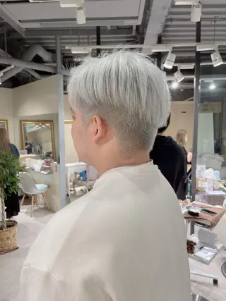 カラー メンズ ムラ修正.ブリーチ エクステ🤍アミルのヘアスタイル