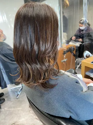 ミディアム ショート・ウルフ✂︎ 安住有咲子のヘアスタイル